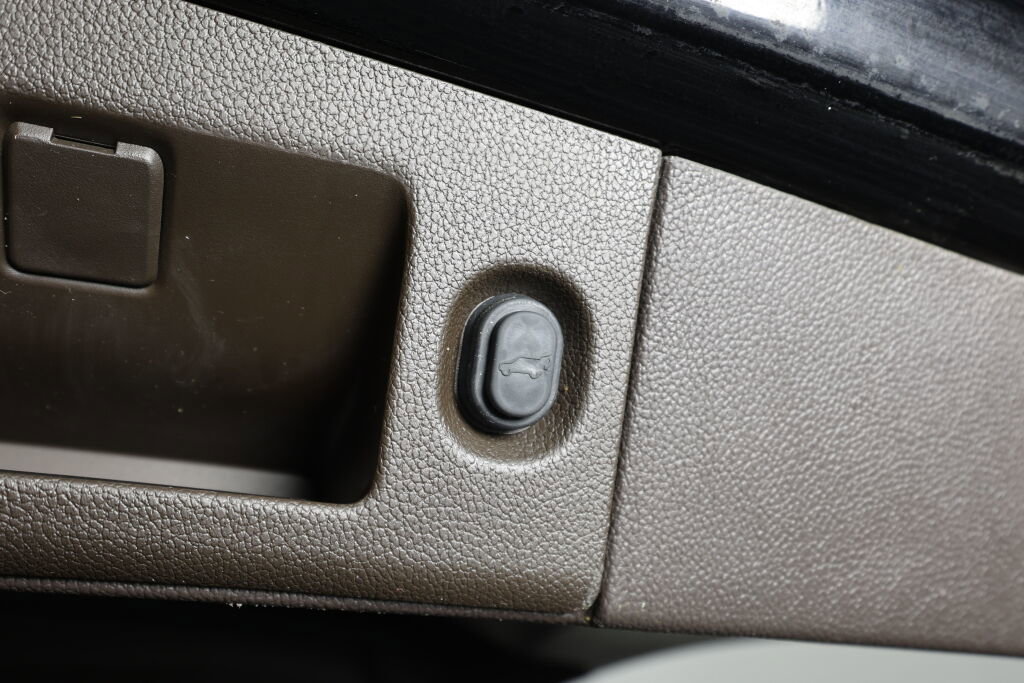 Used 2019 GMC Yukon Denali image 20