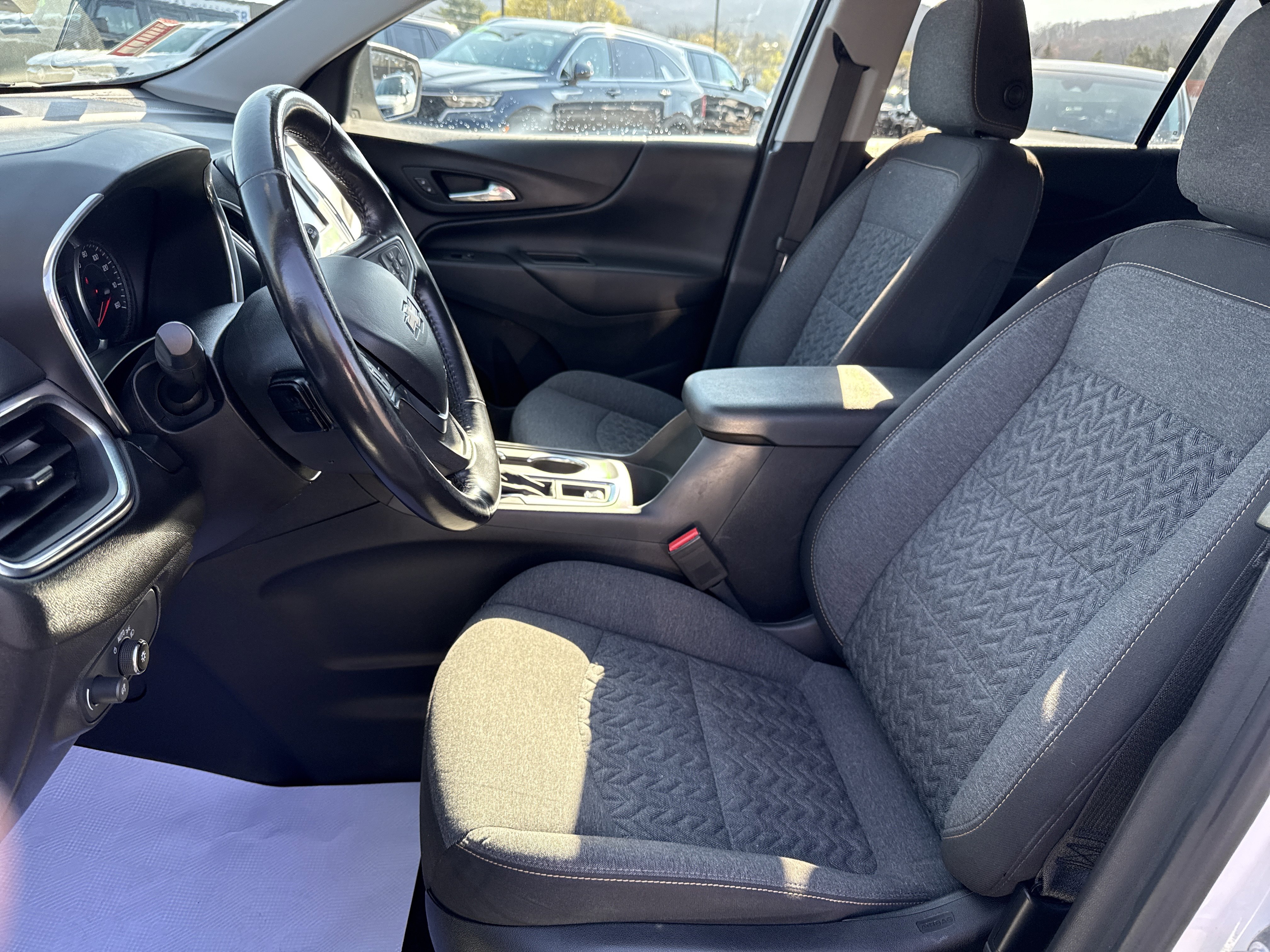 Used 2022 Chevrolet Equinox LT image 12