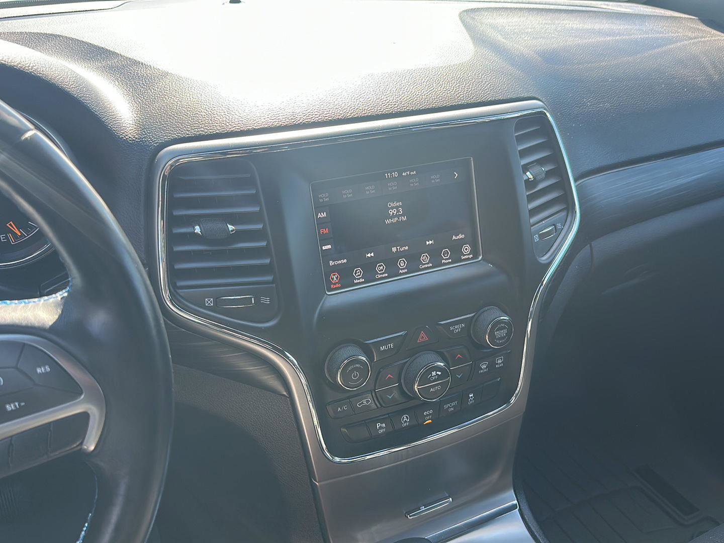 Used 2019 Jeep Grand Cherokee Laredo image 17