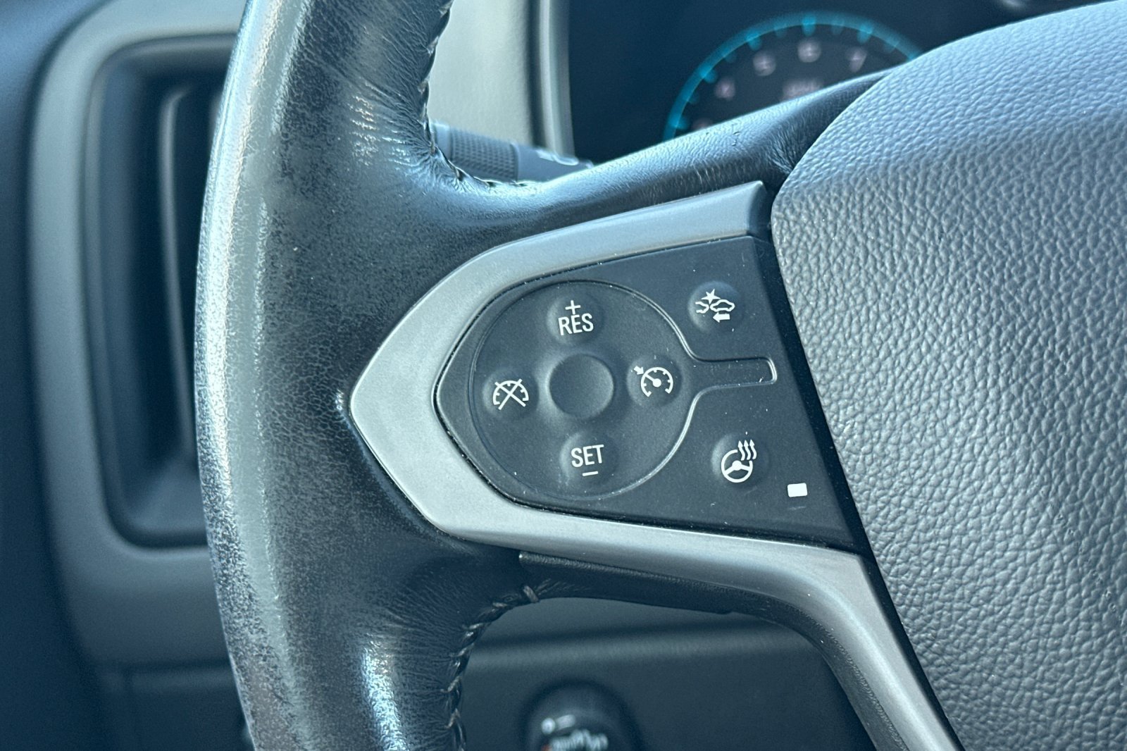 Used 2019 Chevrolet Colorado LT AWD/4WD image 32
