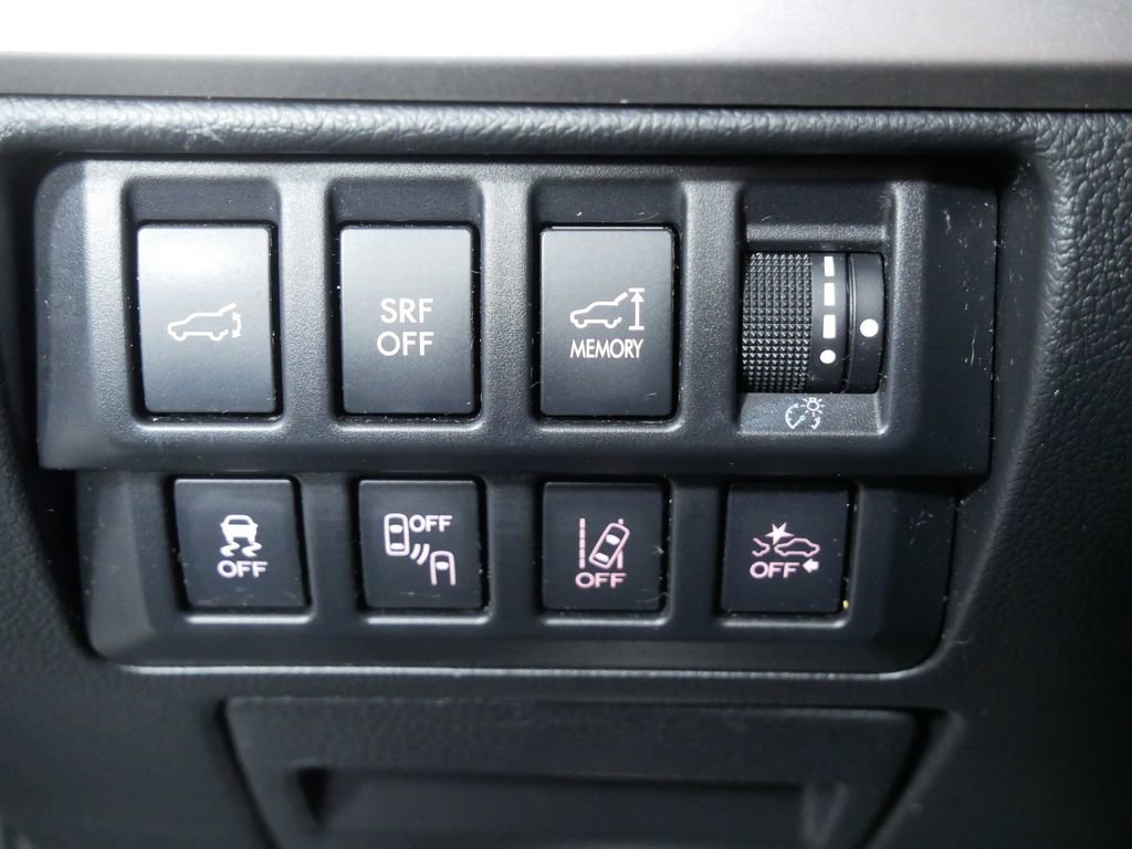 Used 2015 Subaru Outback 3.6R Limited image 19