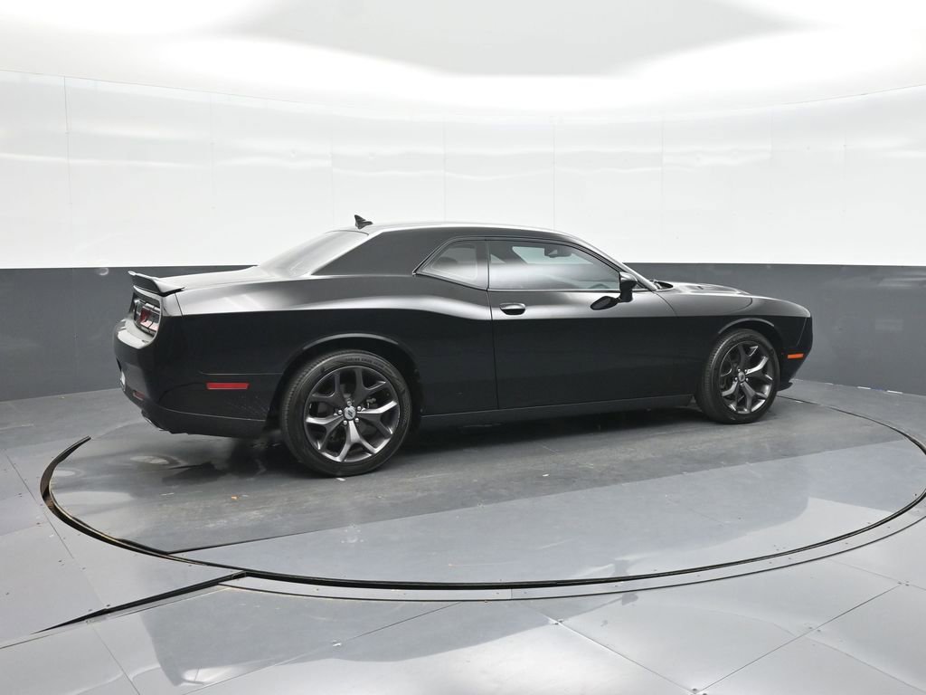Used 2019 Dodge Challenger SXT w/ Plus Package image 2