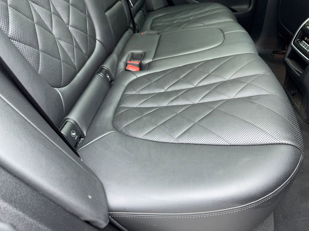 Used 2023 BMW X5 xDrive40i w/ M Sport Package image 50