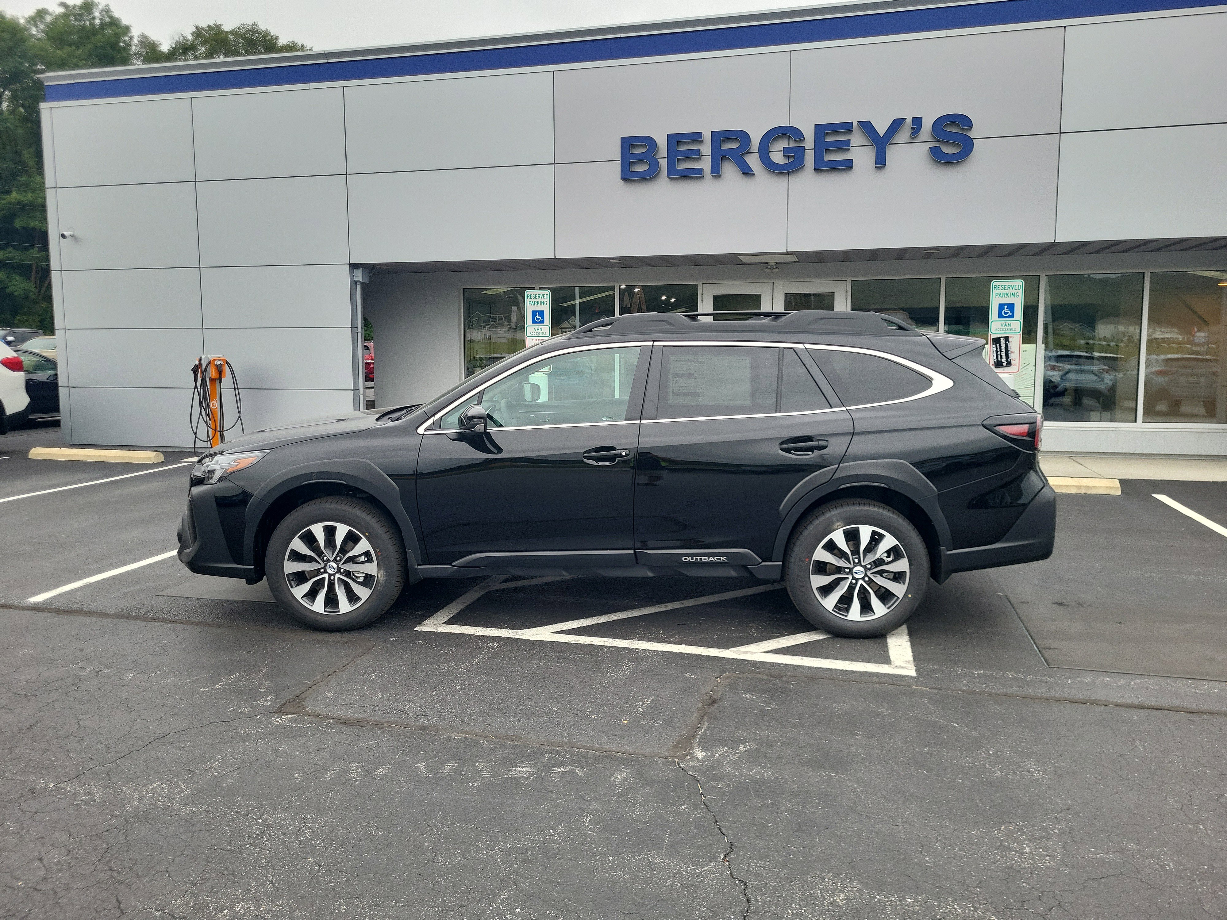 New 2025 Subaru Outback Limited image 2