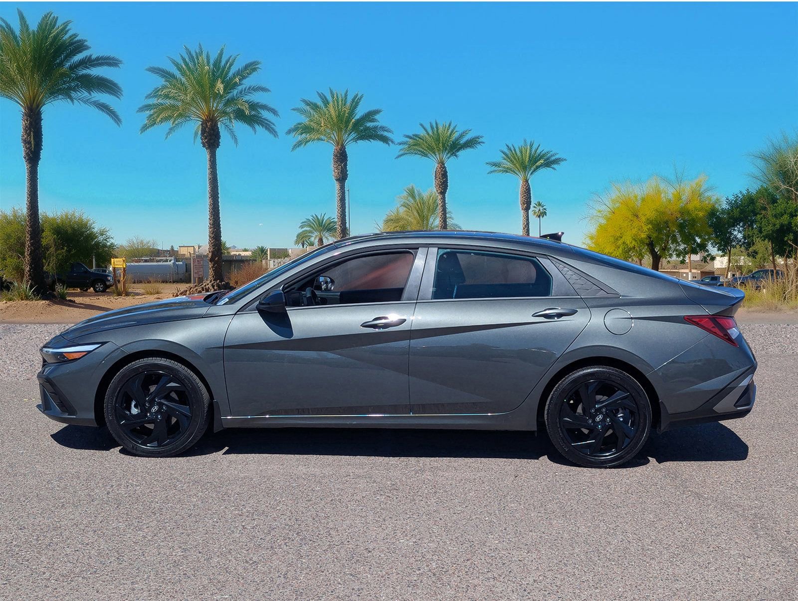 Used 2026 Hyundai Elantra Sport image 2