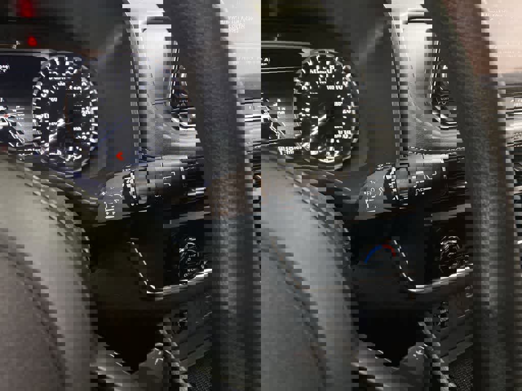 Used 2024 Nissan Rogue SV image 22