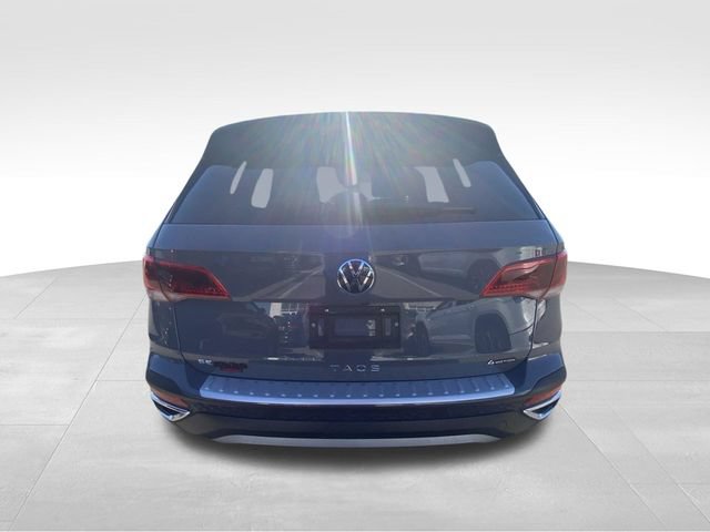 Used 2024 Volkswagen Taos SE w/ Panoramic Sunroof Package AWD/4WD image 8