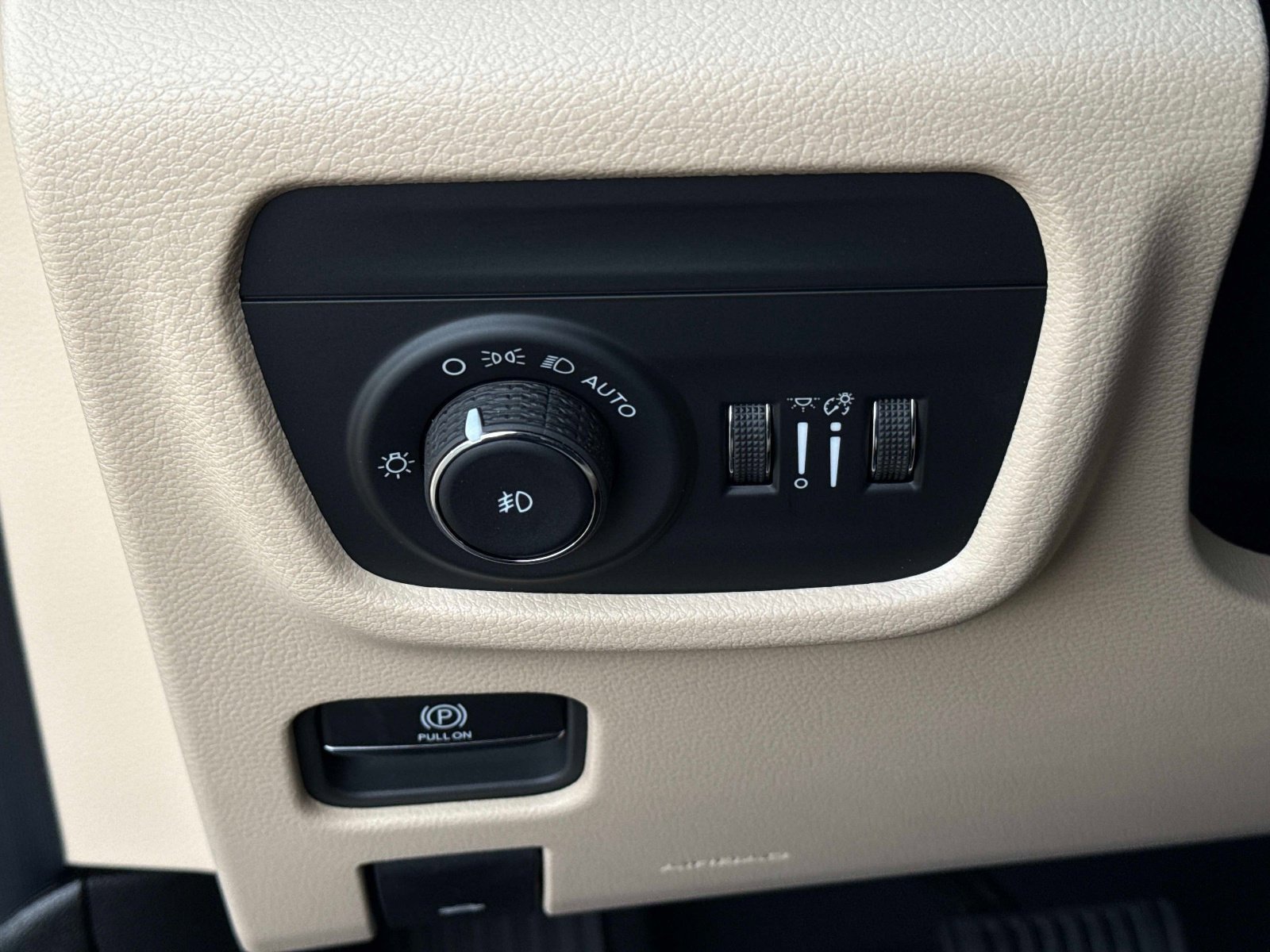New 2025 Jeep Grand Cherokee Limited AWD/4WD image 32