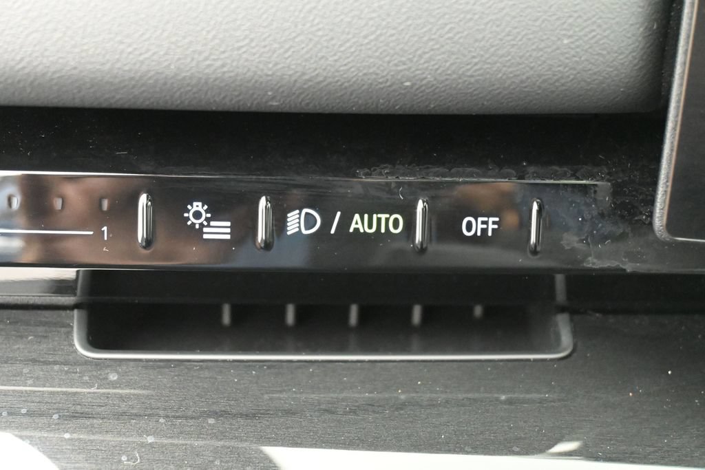 Used 2024 BMW 530i xDrive w/ Premium Package AWD/4WD image 21