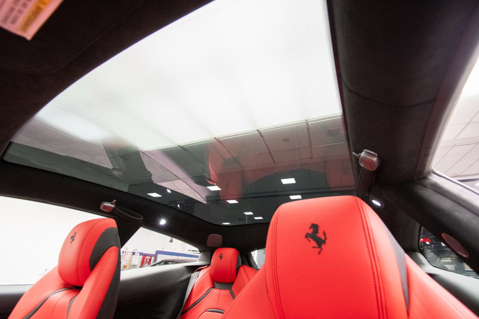 Used 2018 Ferrari GTC4Lusso AWD/4WD image 17