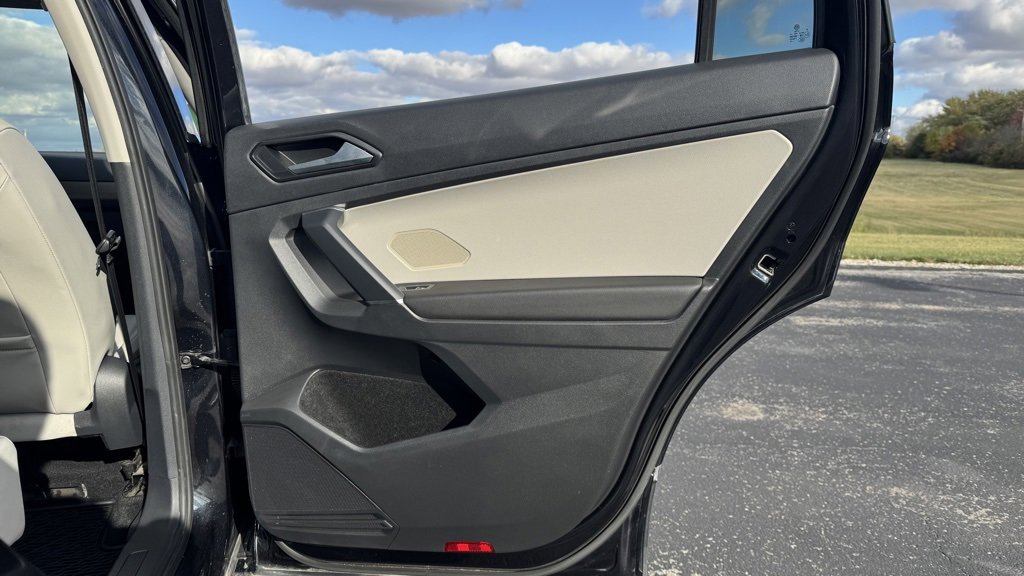 Used 2018 Volkswagen Tiguan SE image 27