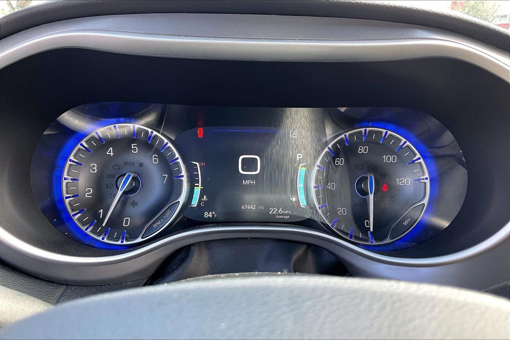 Used 2025 Chrysler Pacifica Select FWD image 7