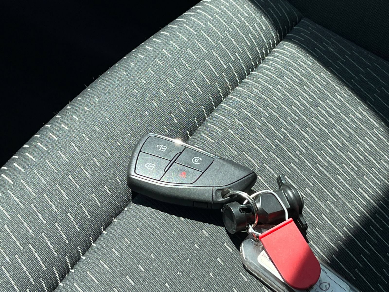 Used 2025 Chevrolet Equinox LT FWD image 25