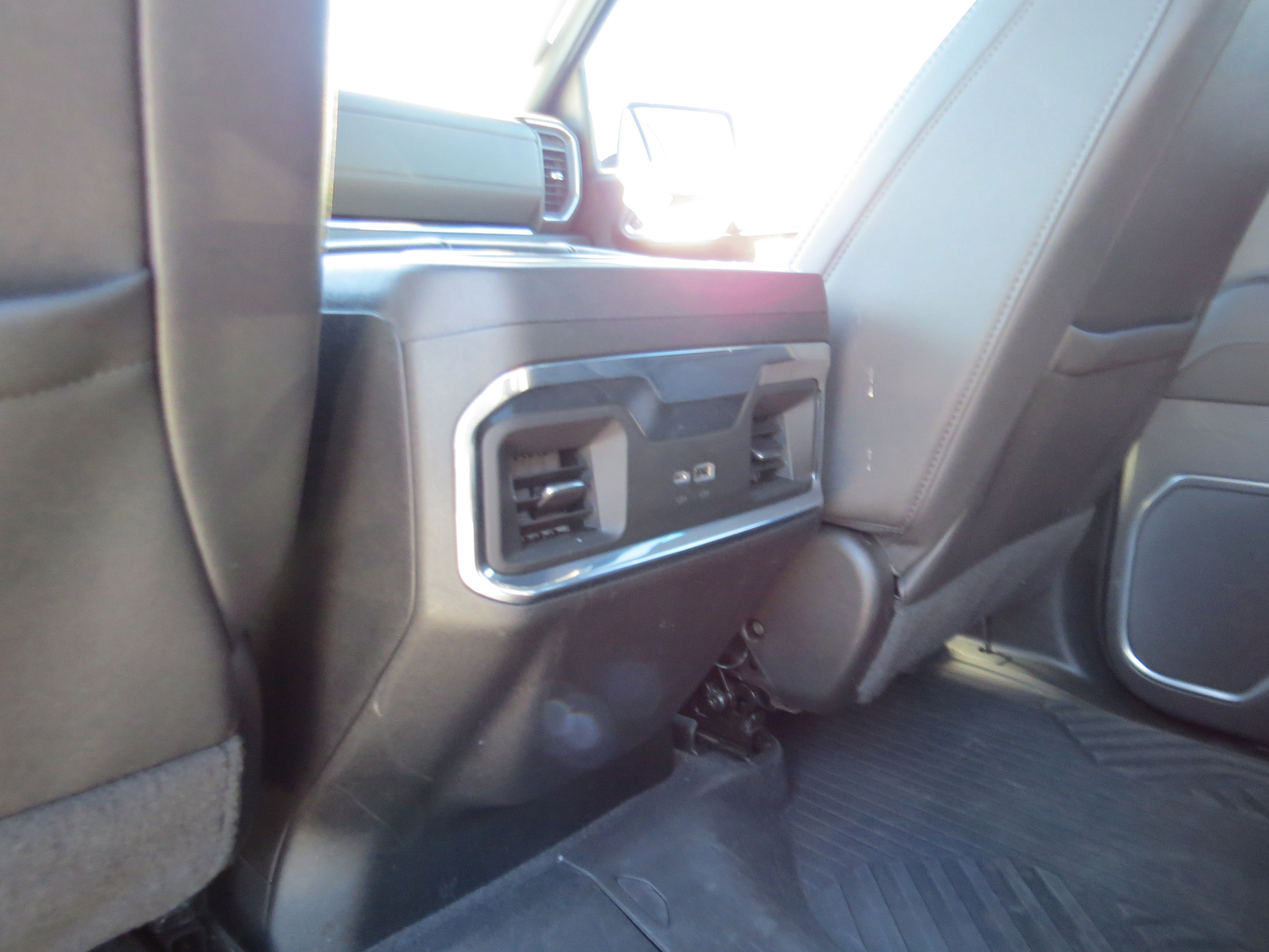 Used 2023 Chevrolet Silverado 1500 LTZ AWD/4WD image 17
