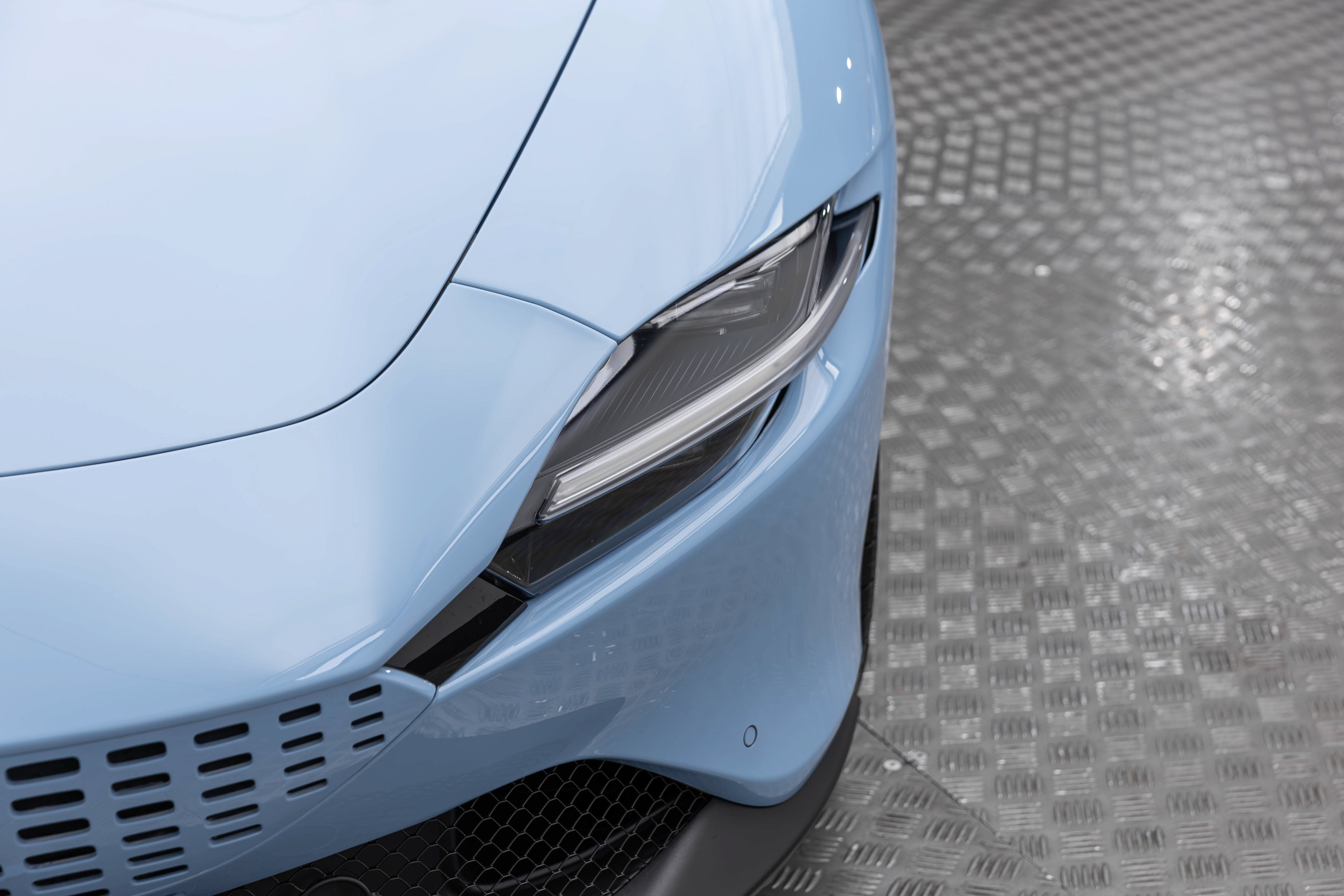 Certified 2025 Ferrari Roma Spider RWD image 58
