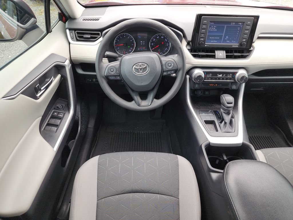 Used 2022 Toyota RAV4 XLE FWD image 19