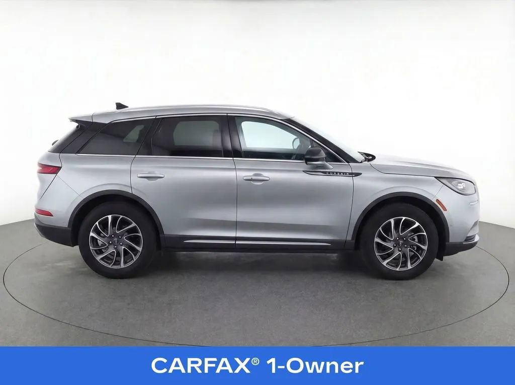 Used 2022 Lincoln Corsair Standard w/ Equipment Group 101A image 9