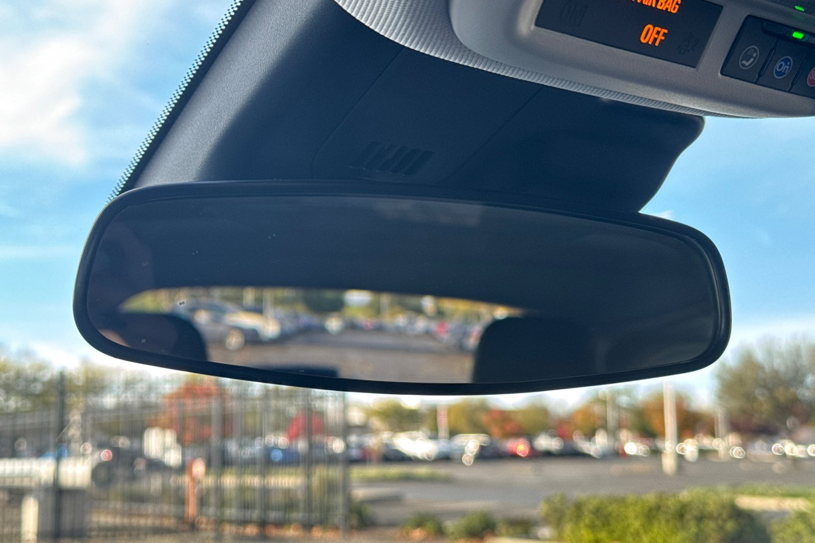 Used 2025 Chevrolet Trax ACTIV w/ Sunroof Package image 25