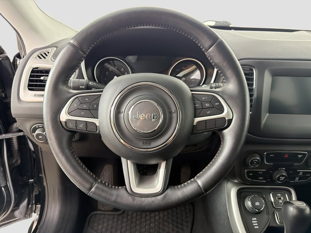 Used 2018 Jeep Compass Latitude w/ Popular Equipment Group AWD/4WD image 41