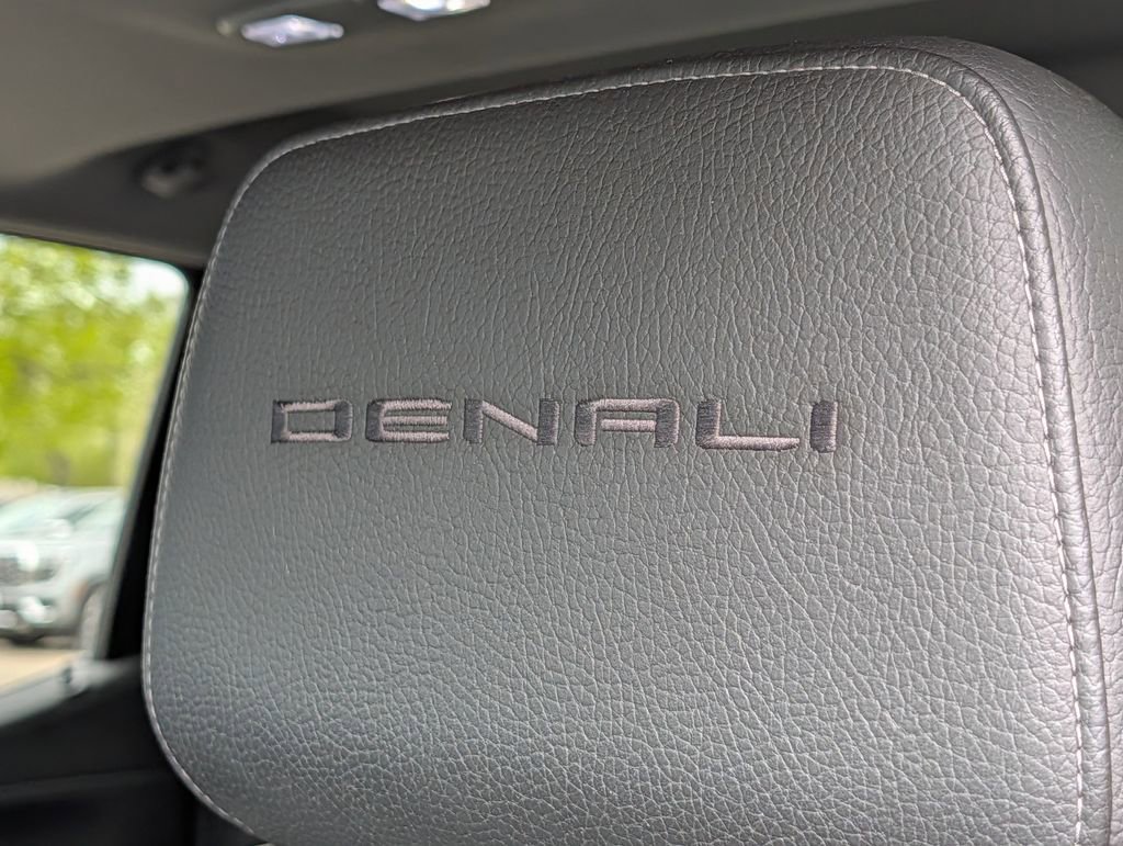 Used 2019 GMC Sierra 1500 Denali w/ Denali Ultimate Package AWD/4WD image 36
