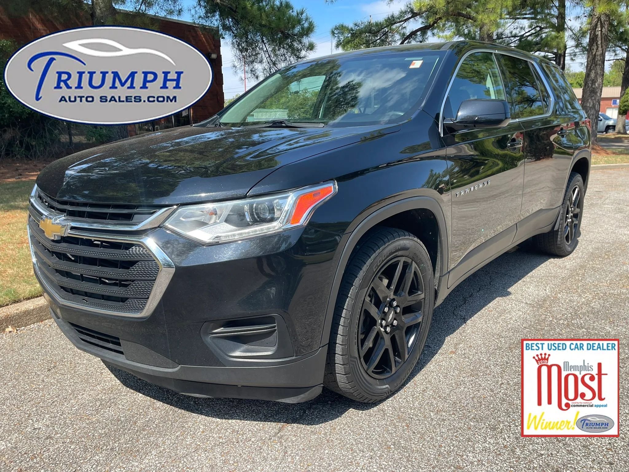 Used 2019 Chevrolet Traverse LS FWD image 1