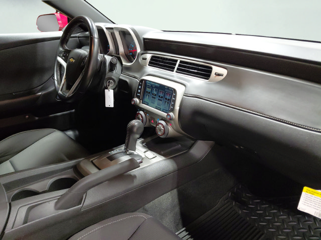 Used 2015 Chevrolet Camaro LT RWD image 16