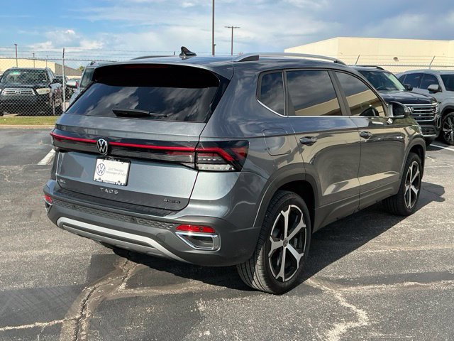Certified 2025 Volkswagen Taos SEL AWD/4WD image 3