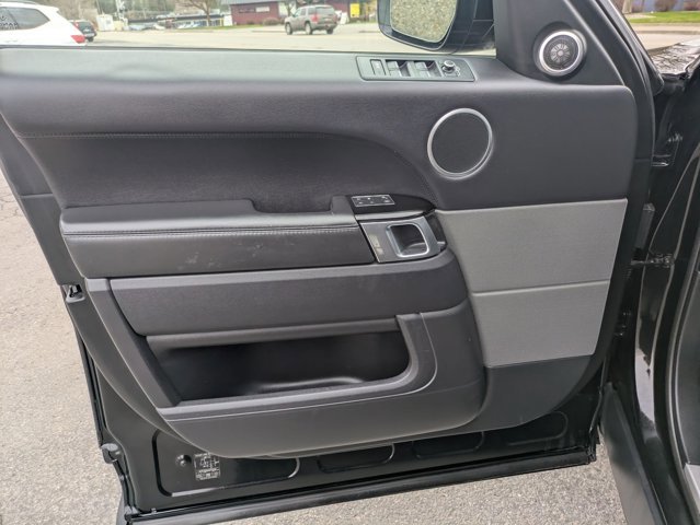 Used 2016 Land Rover Range Rover Sport HSE image 11