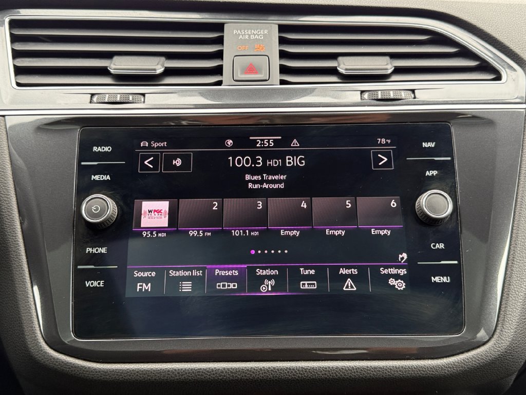 Used 2022 Volkswagen Tiguan SEL R-Line AWD/4WD image 14