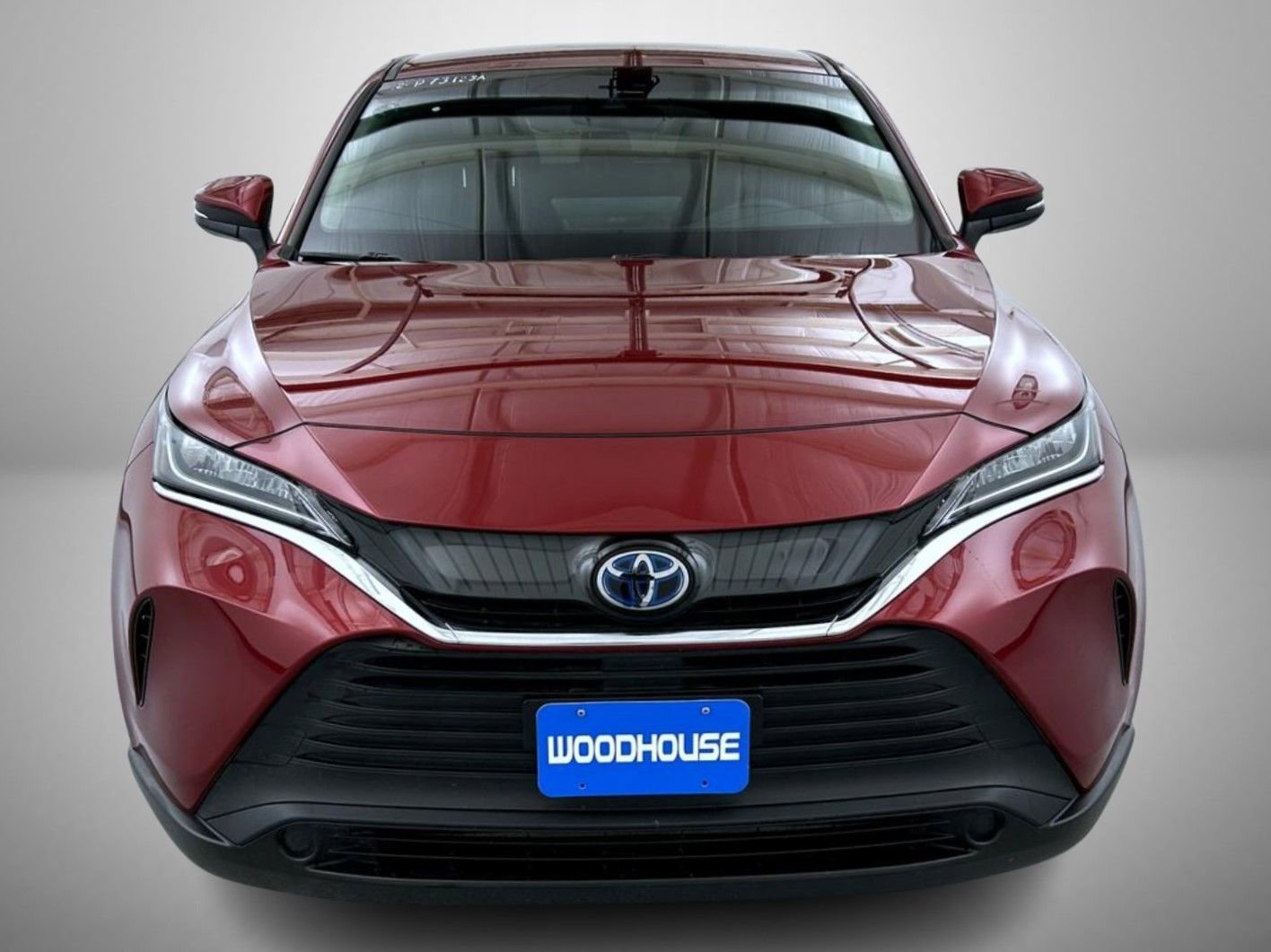 Used 2022 Toyota Venza LE image 2