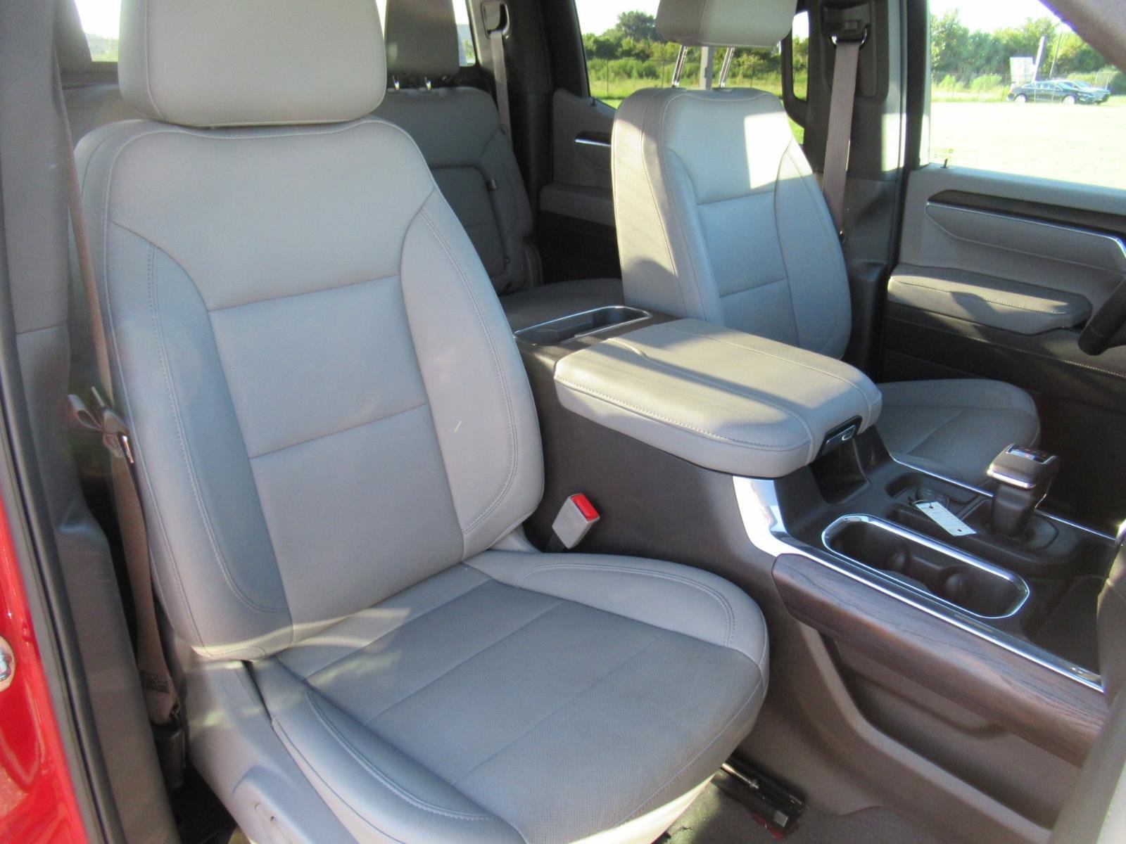 Used 2023 GMC Sierra 1500 SLT w/ SLT Premium Plus Package AWD/4WD image 9