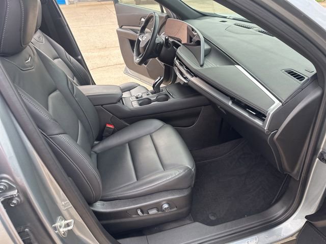 Used 2025 Cadillac XT4 Premium Luxury image 23