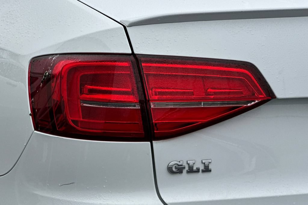 Used 2018 Volkswagen Jetta GLI FWD image 27