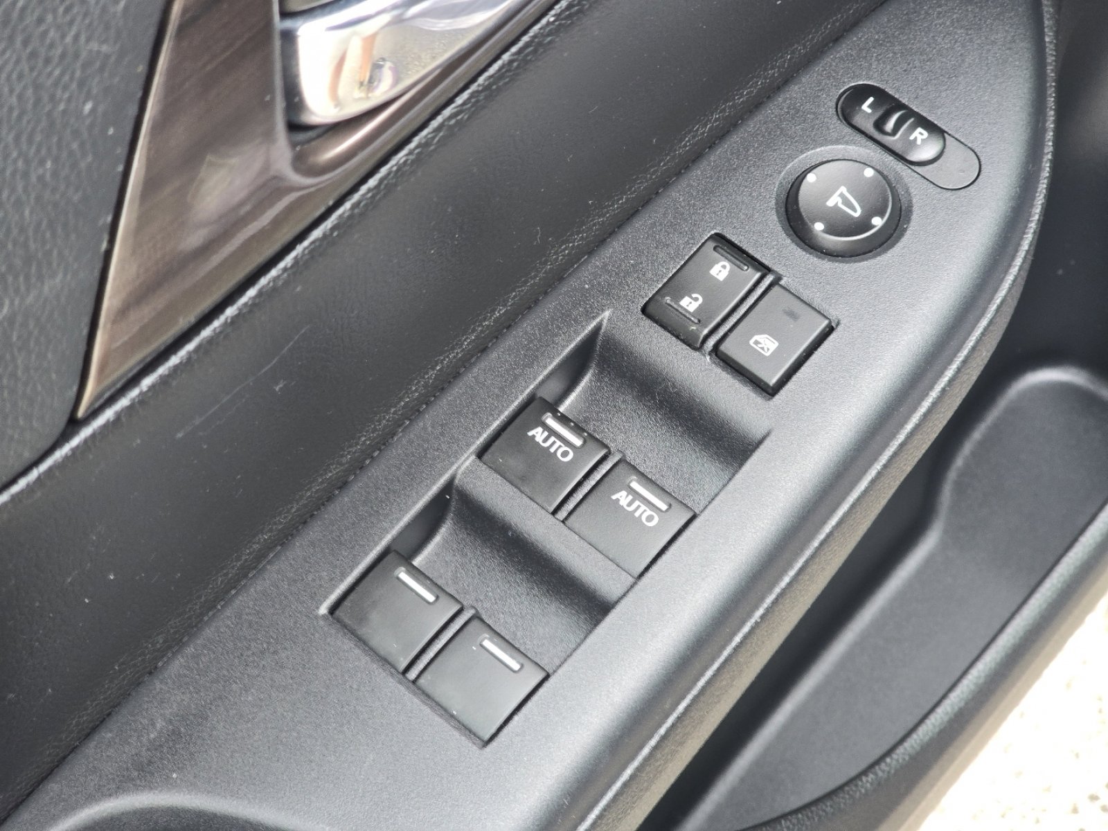 Certified 2017 Honda Accord EX-L image 25