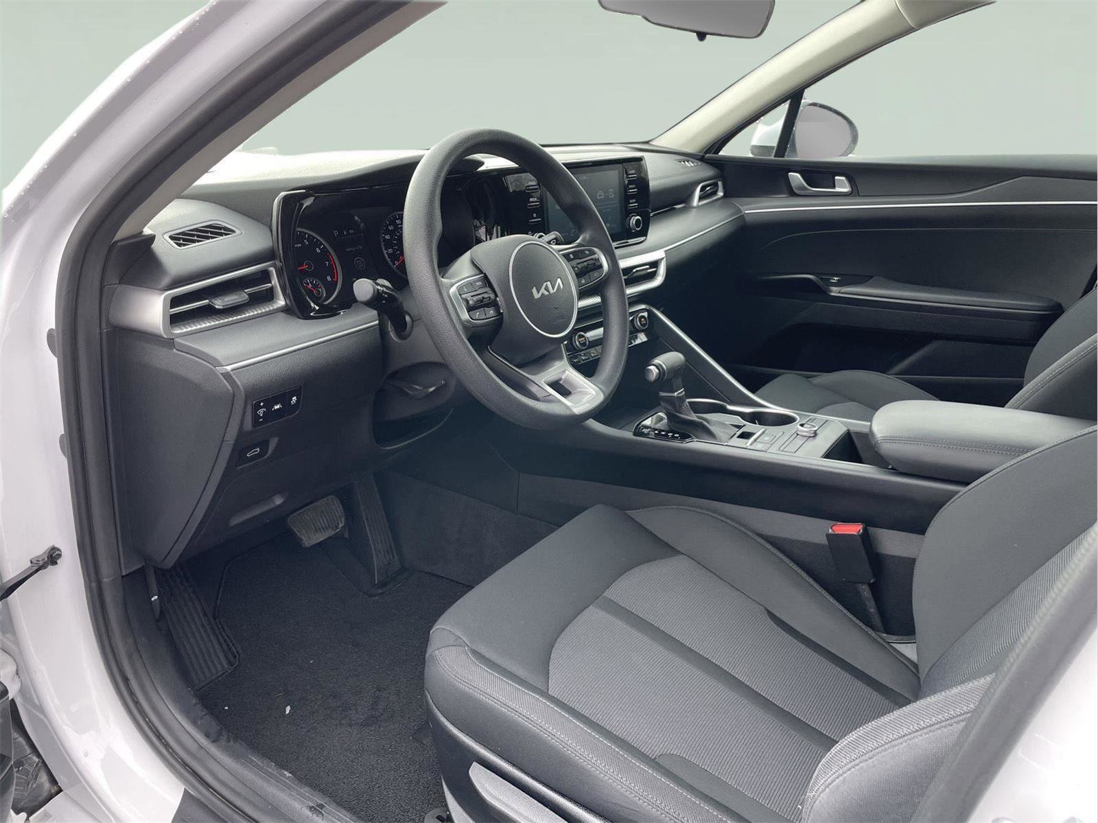 Used 2022 Kia K5 LXS image 12