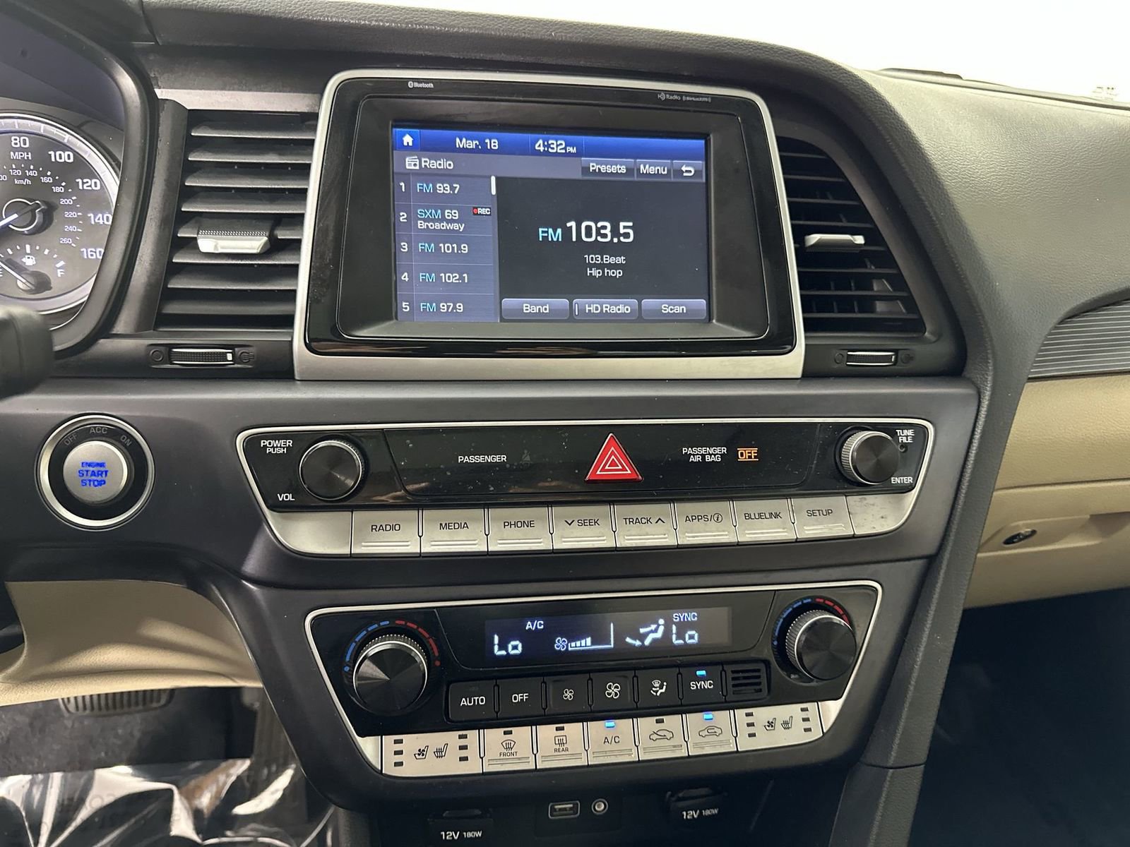 Used 2018 Hyundai Sonata Limited image 25