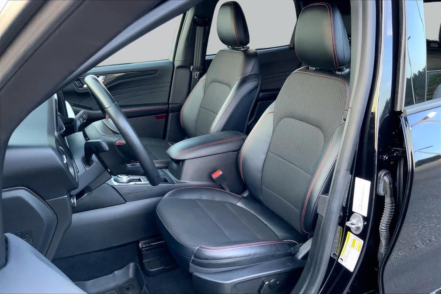 Used 2023 Ford Escape ST-Line w/ Tech Pack #1 FWD image 7