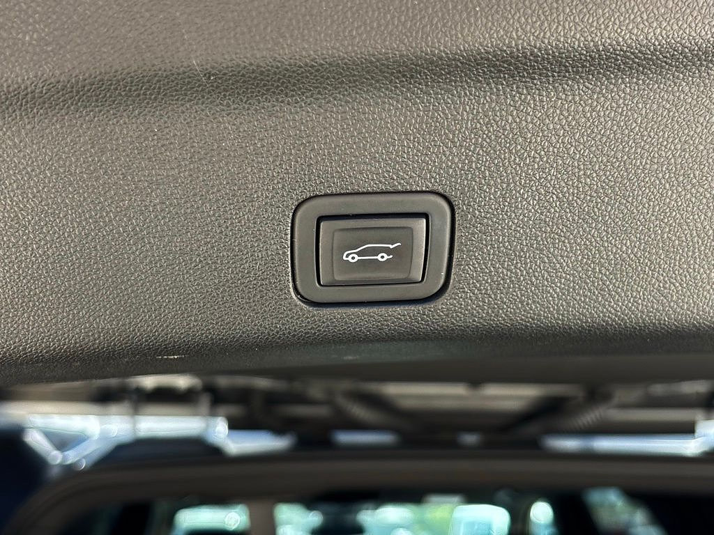Used 2024 GMC Yukon SLT AWD/4WD image 26