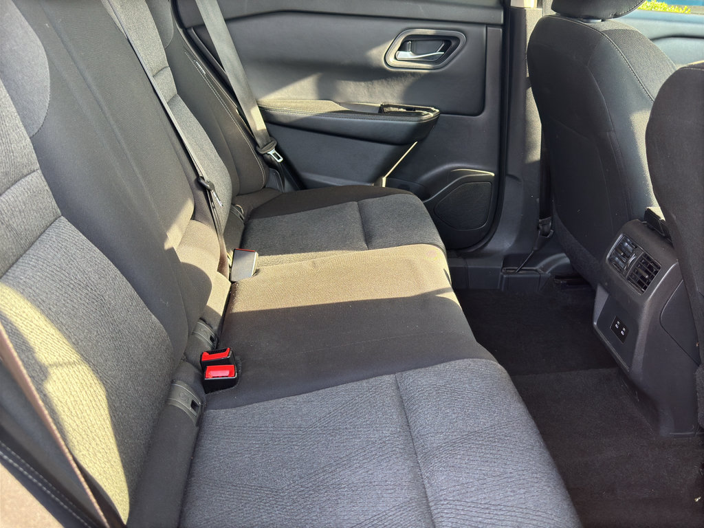 Used 2024 Nissan Rogue SV AWD/4WD image 5