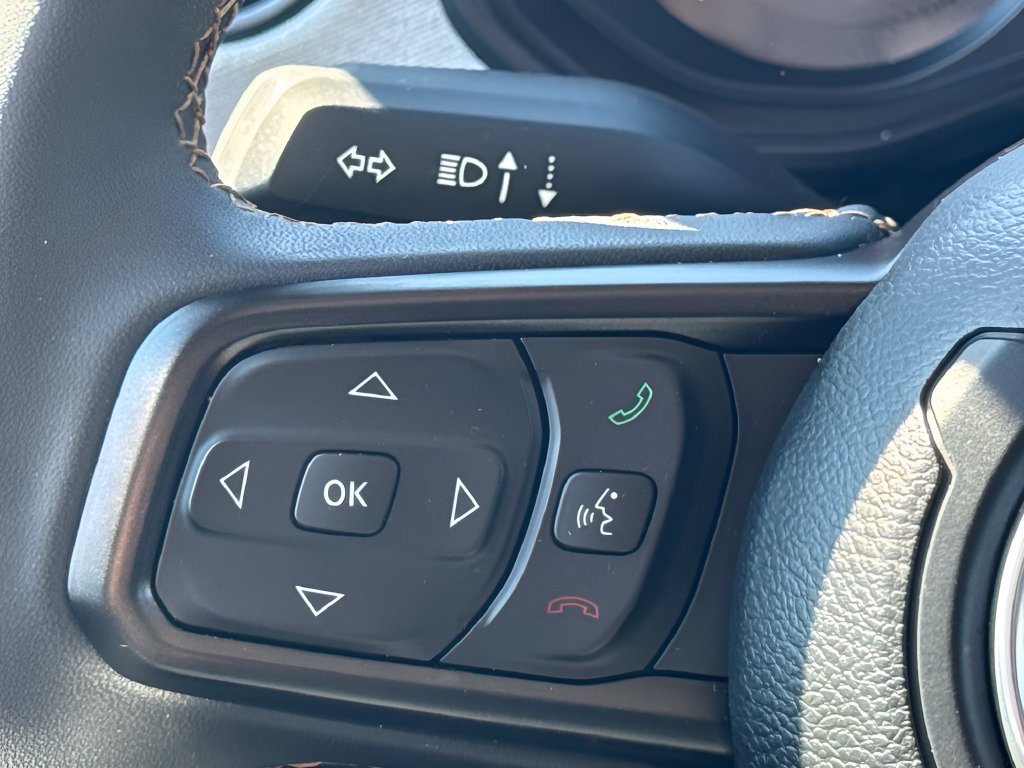 Used 2024 Jeep Gladiator Sport AWD/4WD image 14