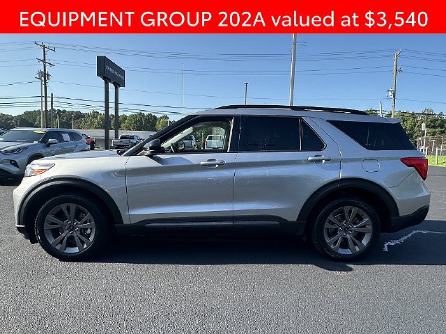 Used 2022 Ford Explorer XLT w/ Equipment Group 202A RWD image 5