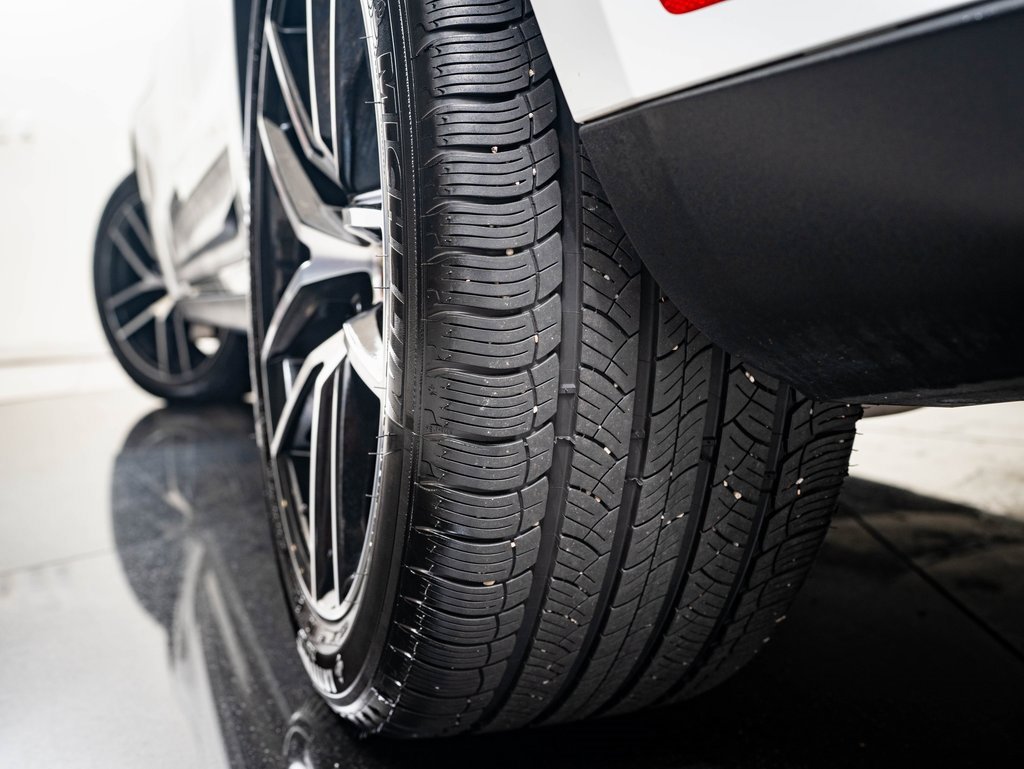 Certified 2024 Porsche Macan image 40