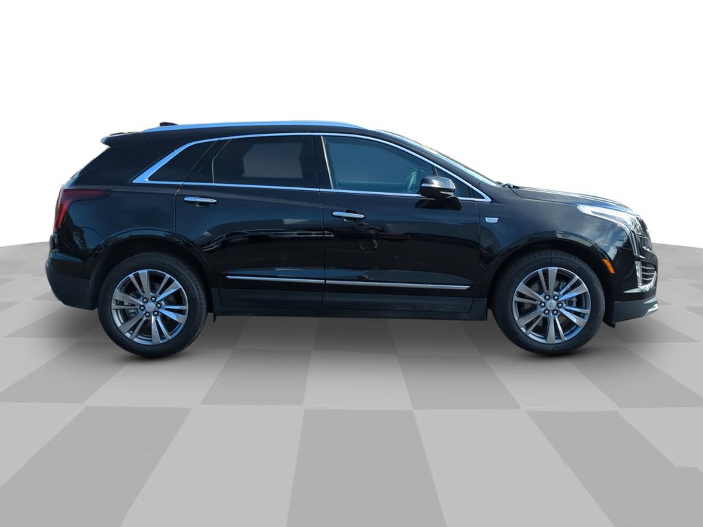 Used 2025 Cadillac XT5 Premium Luxury FWD image 3