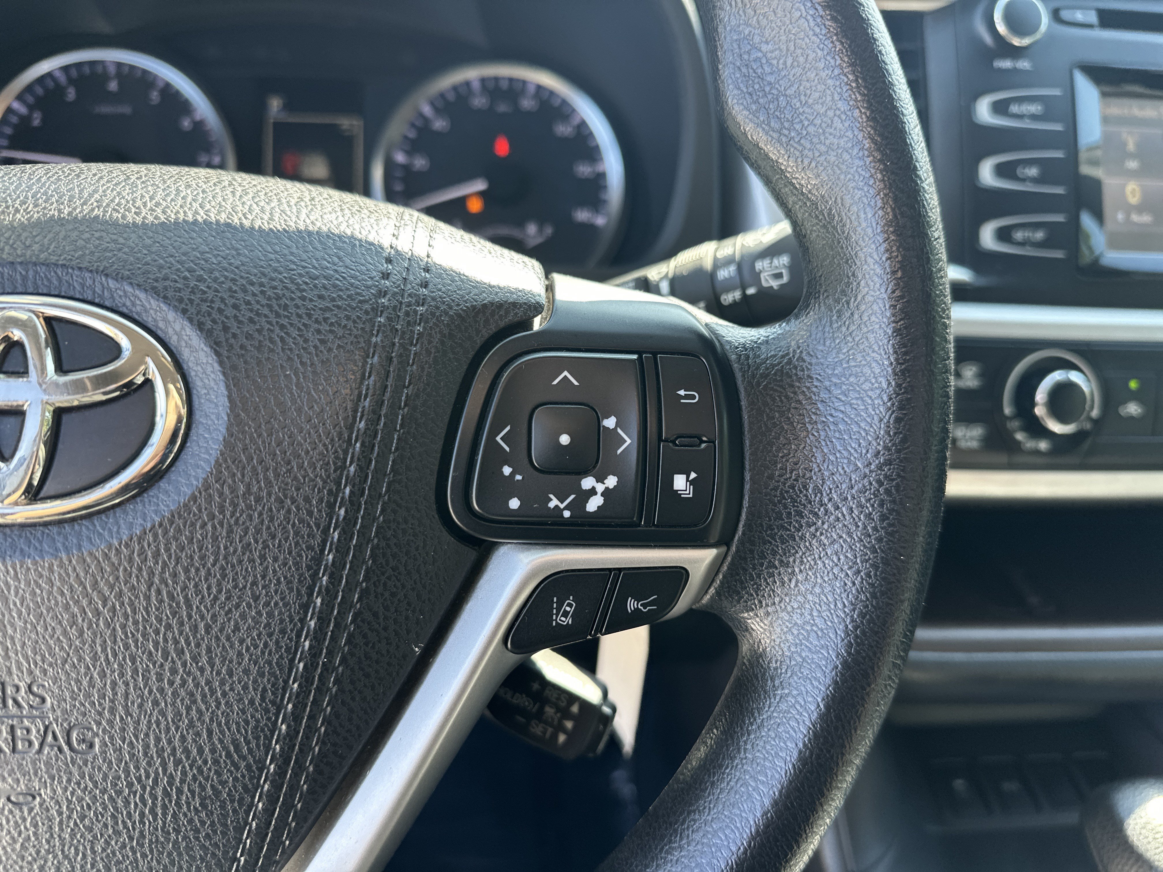 Used 2017 Toyota Highlander LE FWD image 20