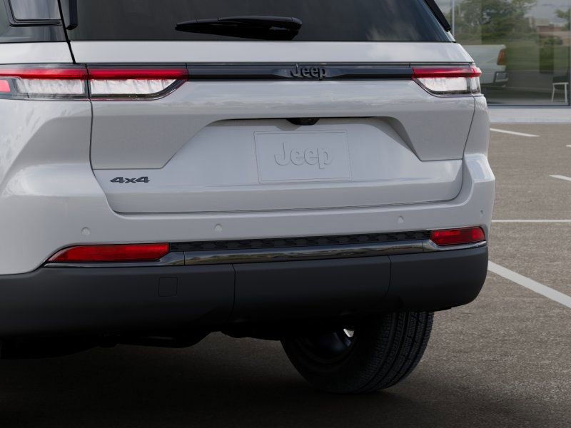 New 2025 Jeep Grand Cherokee Limited image 13