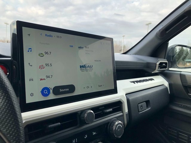 Used 2024 Toyota Tacoma TRD Off-Road image 12