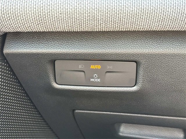 Used 2025 Volkswagen Tiguan S image 29