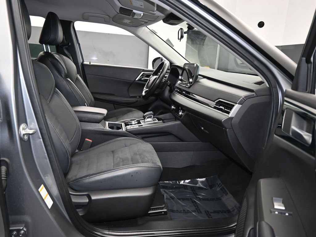 Used 2022 Mitsubishi Outlander SE image 49