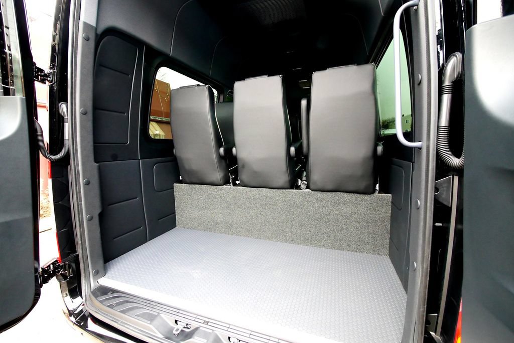 New 2025 Mercedes-Benz Sprinter 3500 image 9
