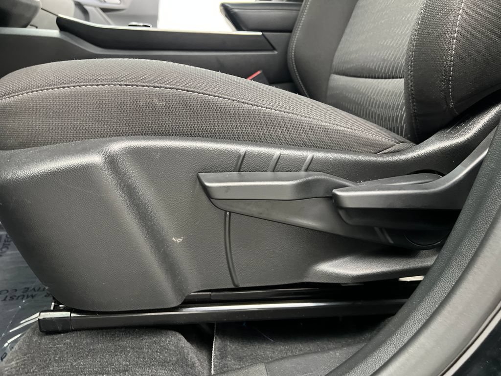 Used 2026 Chevrolet Equinox LT FWD image 13